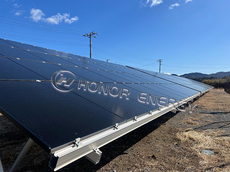 Críochnú Rathúil ar Thionscadal Córas Gléasta Talún Gréine 700kW i Sendai, an tSeapáin