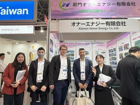 Blooms na Silíní sa tSeapáin, Ag Filleadh le hOnóracha