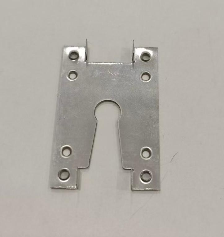 Gearrthóg cluaise gréine de chineál H